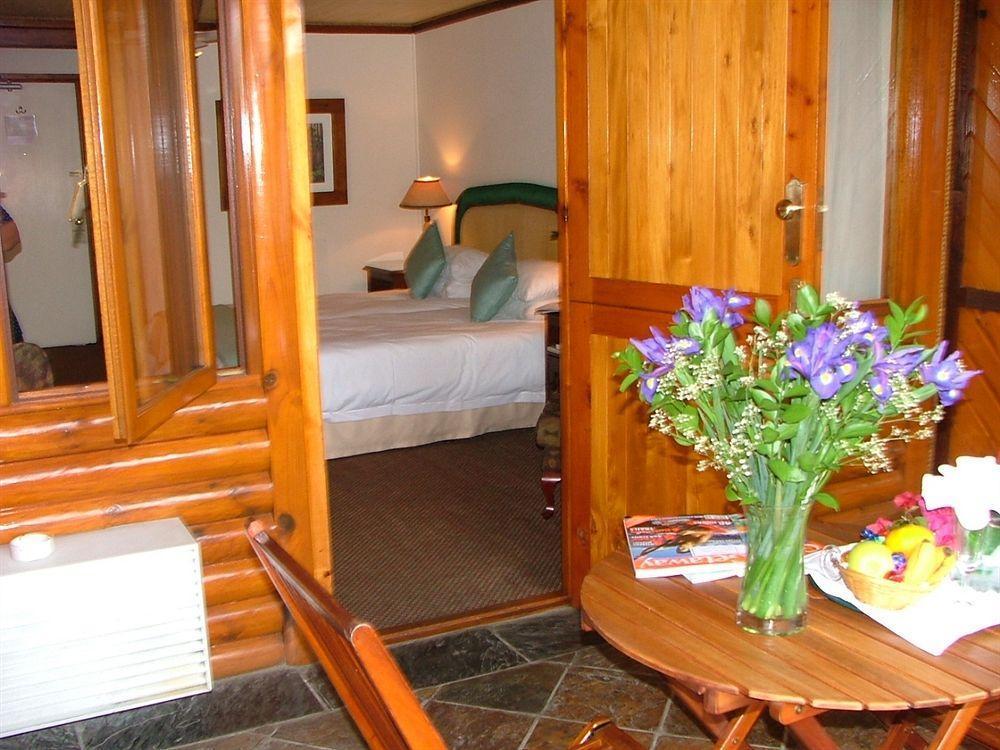 Knysna Log-Inn Hotel Exterior photo